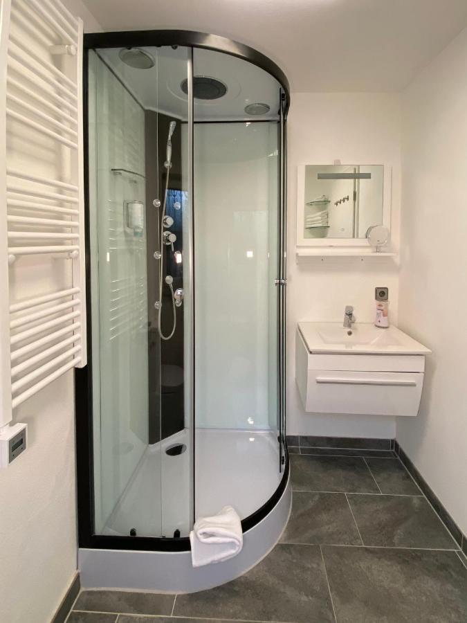1,5 Zimmer Apartment In S-Bahn Naehe, 35 Qm, Max 4 Pers, Zentral, Private Terasse, Internet 250 Mbit Gaertringen Luaran gambar